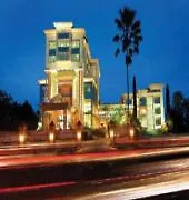 The Royale Gardens Hotel Alappuzha 4*,